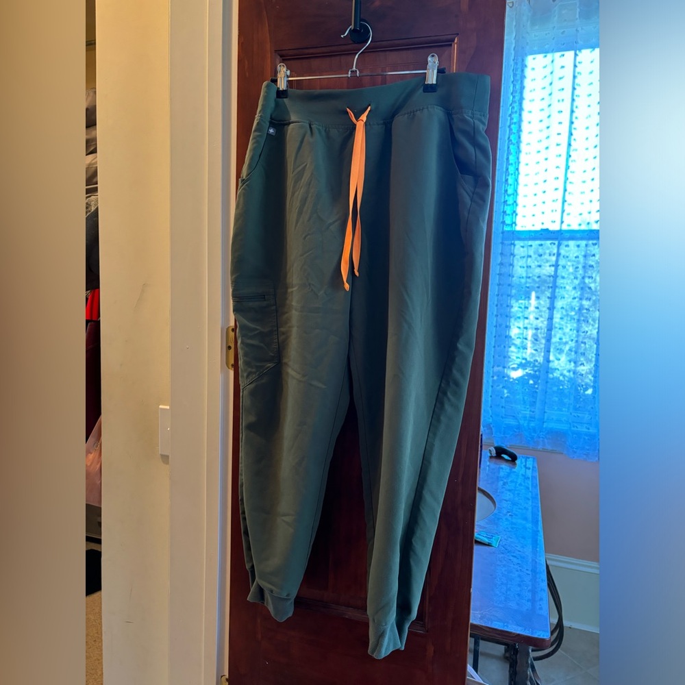 FIGS joggers!